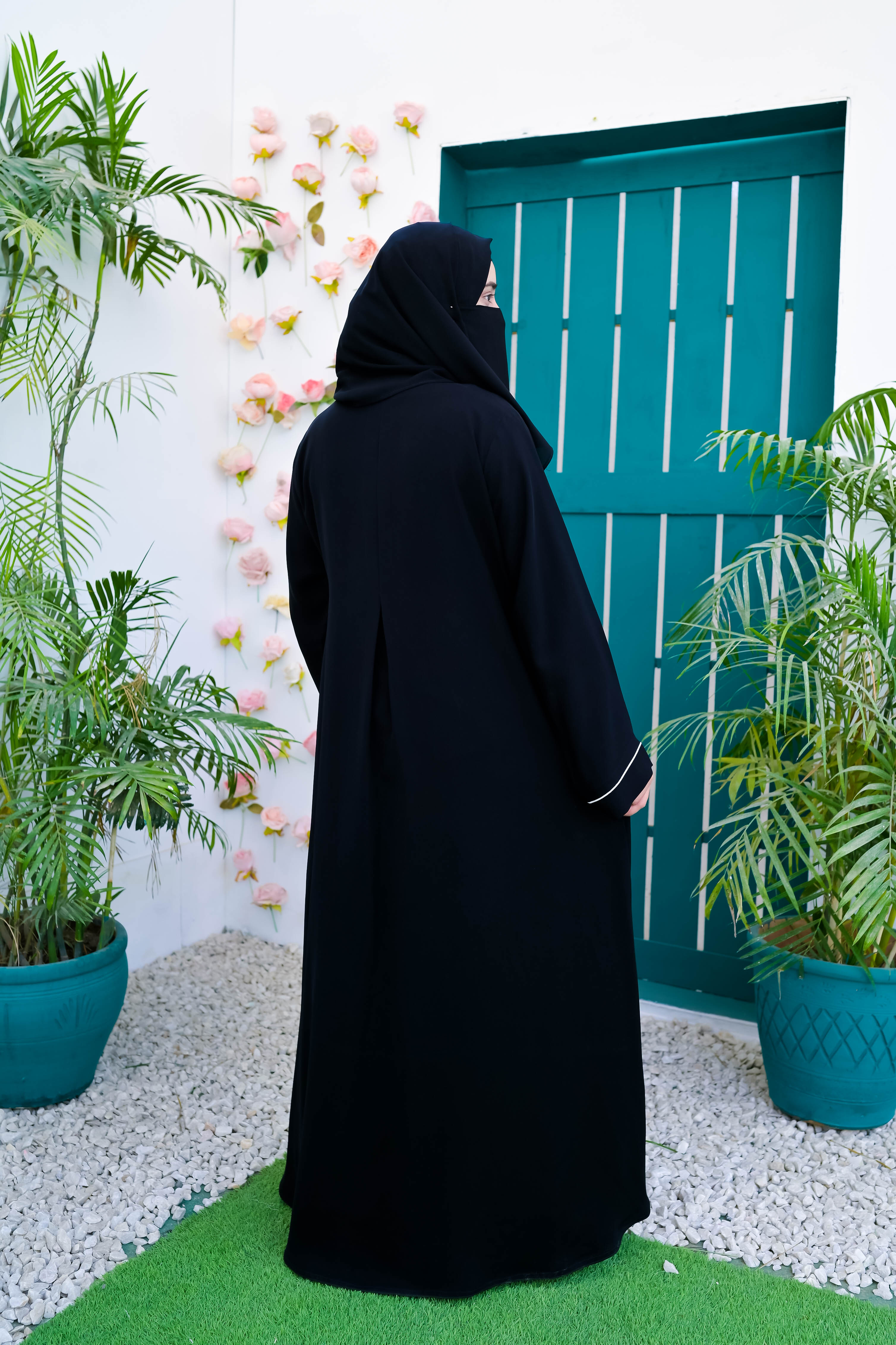 Royale Black Abaya for Women – Shop Online Pakistan